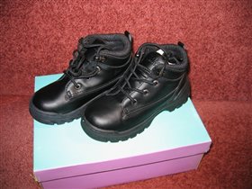 Ботинки черные высокие, размеры разные