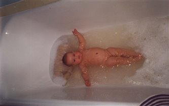 Мамочка, кажется, из этой ванны я уже тоже выросла. Папочка, джакузи мне, пожалуйста.