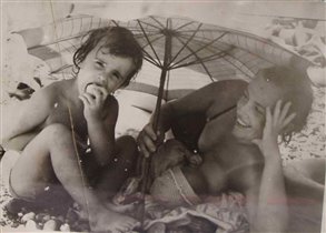 Мама, Вовка и я. Сухуми 1958г.