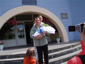 Забирали мамку с малышом на третий день