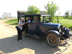Украинская деревня. Нас берут!!! Садимся в машинку.