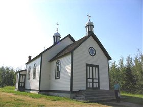 Украинская деревня. Ещё одна церковь. К сожалению оказалась закрытой.