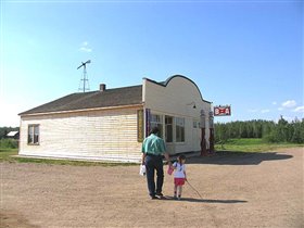 Украинская деревня. Направляемся к заправке из прошлого века...