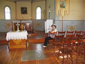 Украинская деревня. В церкви.