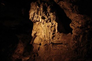Кизил-коба (Красная пещера)