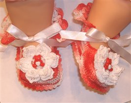 Red variegated crochet booties w/ bear and heart c