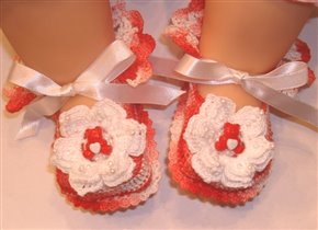 Red variegated crochet booties w/ bear and heart b