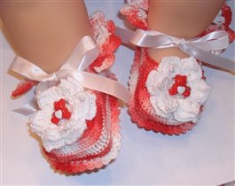 Red variegated crochet booties w/ bear and heart a