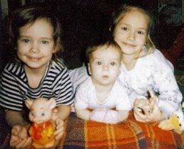 Маша, Оля и Сережа, малыш 11 дней дома.