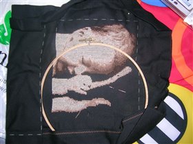 Ребенок на ладошке