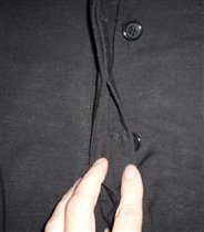 пуговицы застегиваются скрыто у пиджака