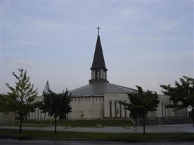 Внутрь, естественно, не попали, так как было очень поздно