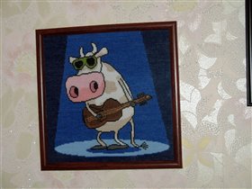 Корова с гитарой