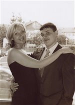 С мужем на свадьбе у наших друзей.