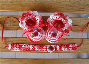 “Red Roses” Little Baby Doll Booties + Flower Head Band
