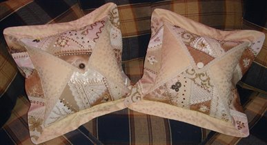 две подушки-подружки 