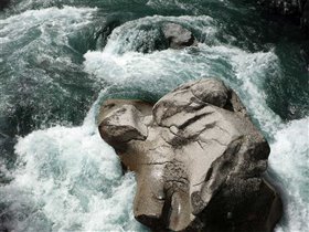 Скульптор-природа создает фигуры из камня