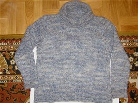 перевязанный старый мохеровый свитер