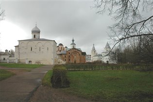 Храмы Ярославова дворища