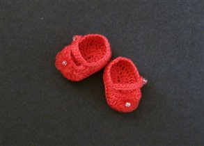 Crochet RED Tiny Mary Jane w Red Daisy c