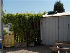 Гараж и калитка в сад (между гаражом и домом) (Garage and port in garden)