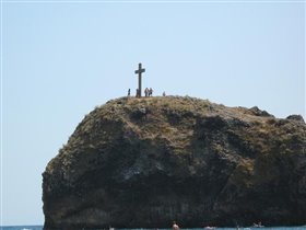 Крест на скале Св. Георгия