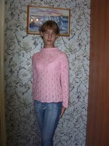 Розовый свитерок