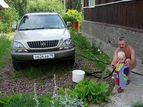все сам-и цветы полить и машину помыть!
