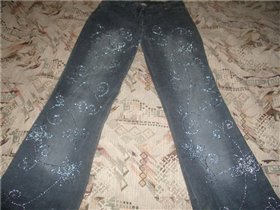 Темно-серые джинсы с безумно красивой вышивкой