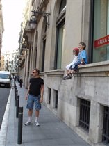 Посмотрите дети - это Барселона!