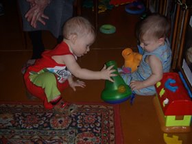 тихие игры с любимым братом