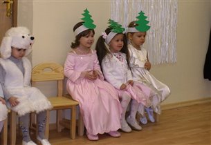 Три девицы под окном