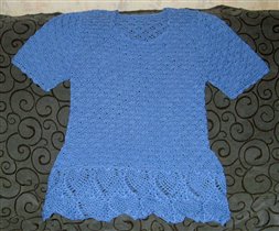 Голубой пуловер с ананасовой каймой