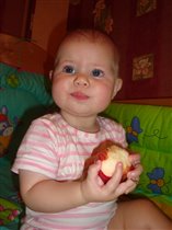 мое первое яблоко