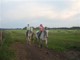 Саша и Женя на лошадках