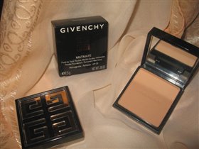 Компактная крем-пудра с матовым эффектом от Givenchy 03