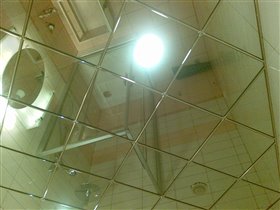 Потолок зеркальный