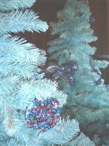 и вот подарок от Наташи -нвп на голубой елке