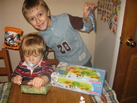 дети с подарками