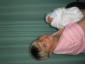 новорожденный Иван и новоиспеченная бабушка Наталья