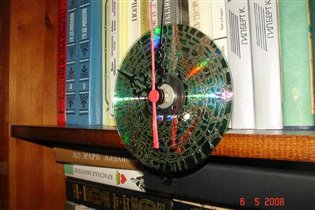 часы из компакт-диска