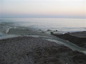 Река (прорвало в море 22 июня)