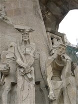 Скульптурная группа на Фасаде Страстей Господних