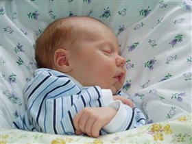 Мама подкралась фотографировать, пока я сплю :)