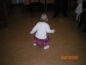 моя отжигает)))))) она много танцевала там)))