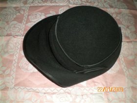 шляпка Ассиметрия черная 55-56 размер.