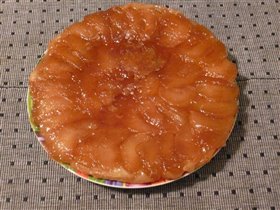 Слоёный яблочный пирог с карамелью
