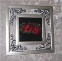 розы на чёрном