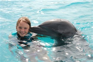 Василиса с дельфином