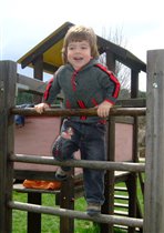 Кенгуренок, с карманом и капюшоном